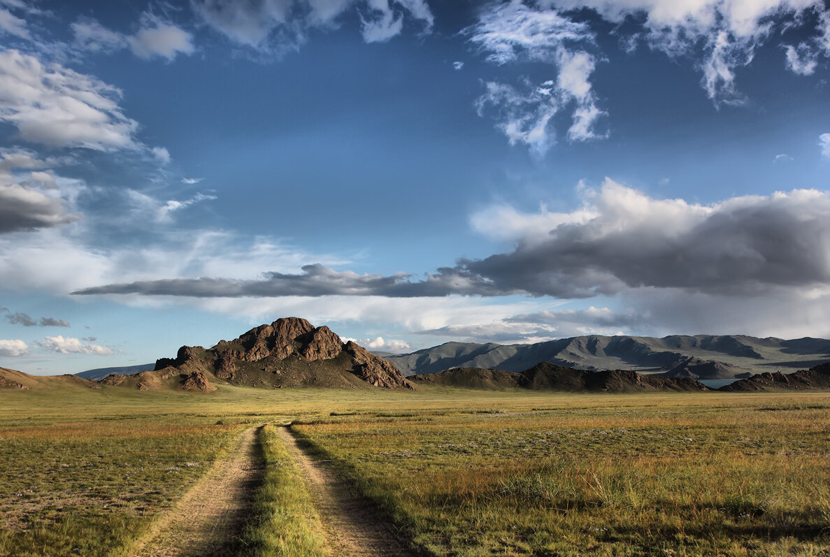 Монголия сегодня. Такая же как и 1000 лет назад.