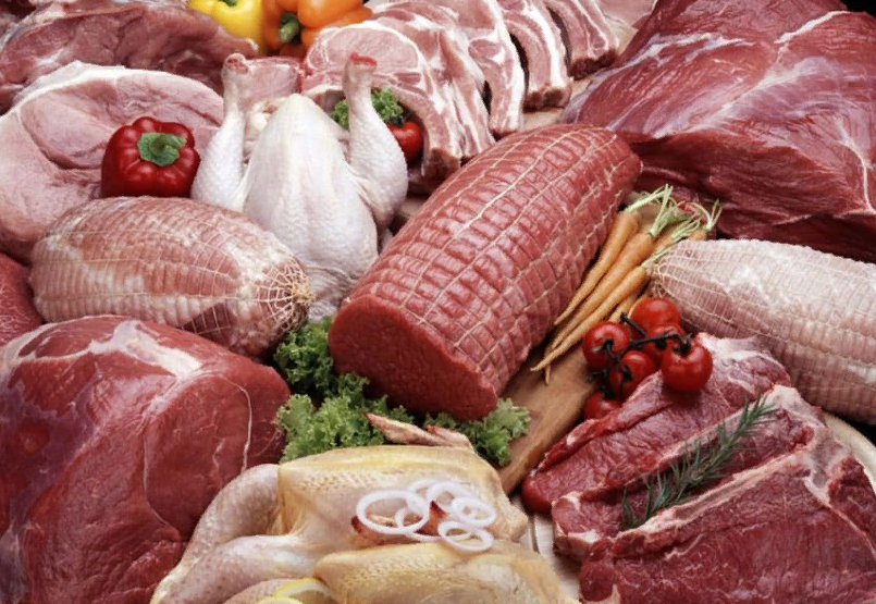 Несмотря на огромную пользу мяса в рационе собаки, его достаточно давать 1 раз в день, например в вечернее кормление, поскольку оно очень долго переваривается. Суточная норма 60% от всего корма.