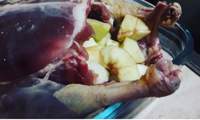 Утка с яблоками