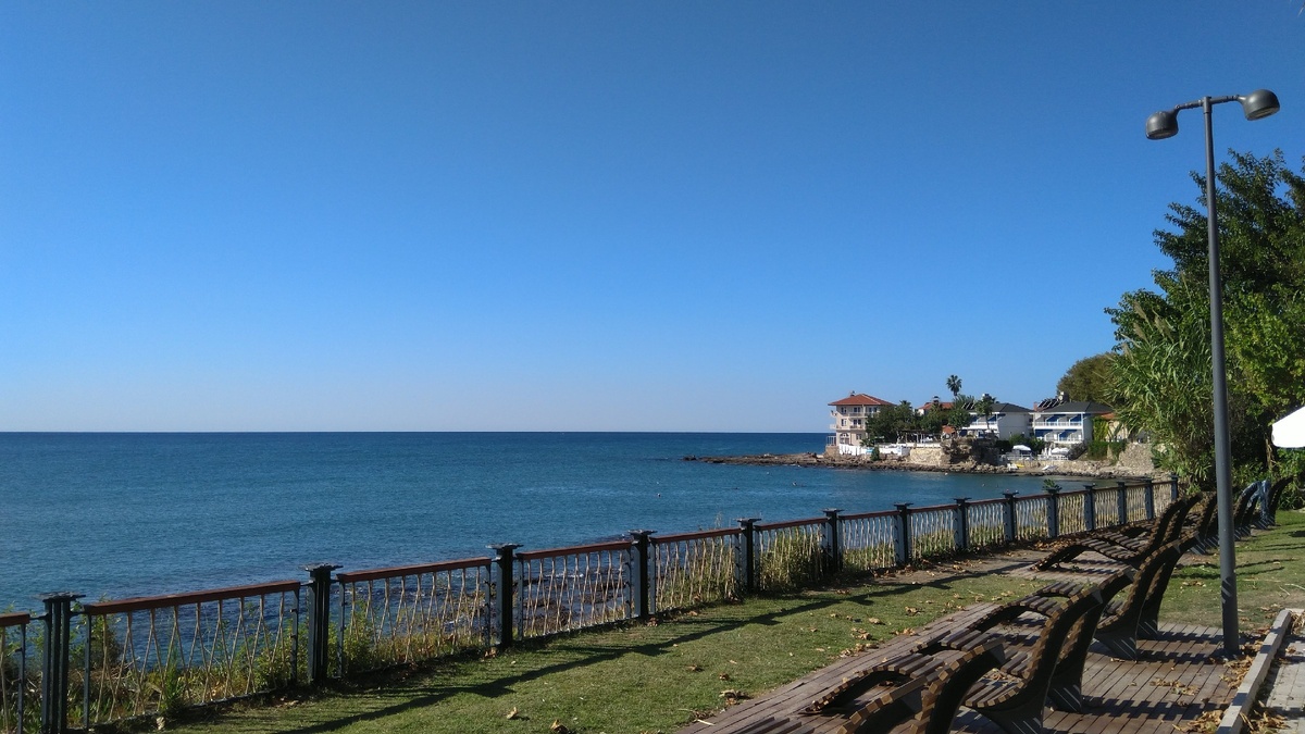               Когда мы отдыхали на море, со мной приключилась одна забавная ситуация