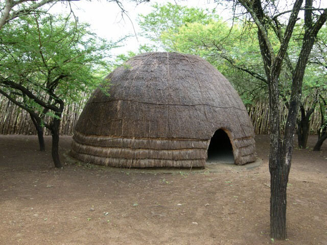 Почему коренные народности Африки строят круглые дома