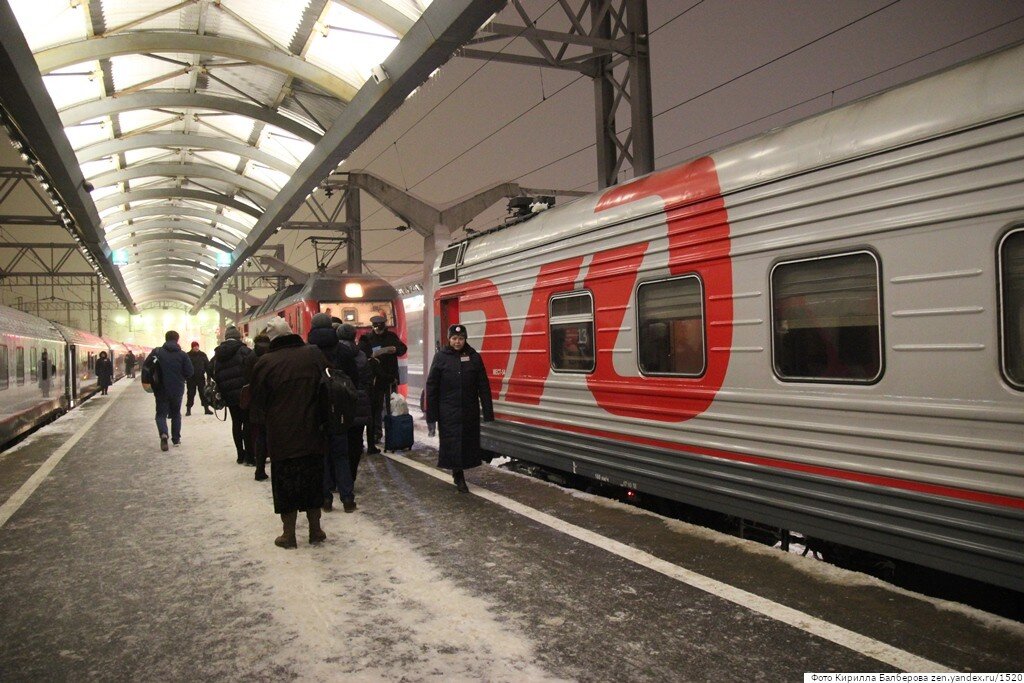 Новый антирекорд. Из Москвы до Петербурга пустили поезд, который 5,5 часов стоит