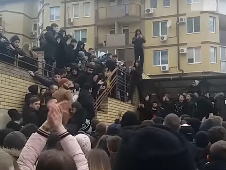 Как федеральные СМИ искажают информацию