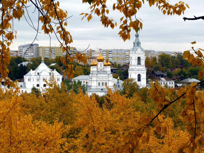 Центр перми великой. Мотовилиха Пермь. Пермь осенью. Пермь осень.