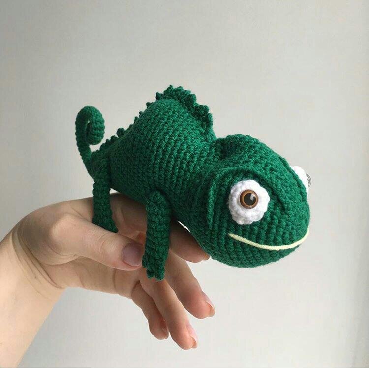 Вязаный крючком хамелеон