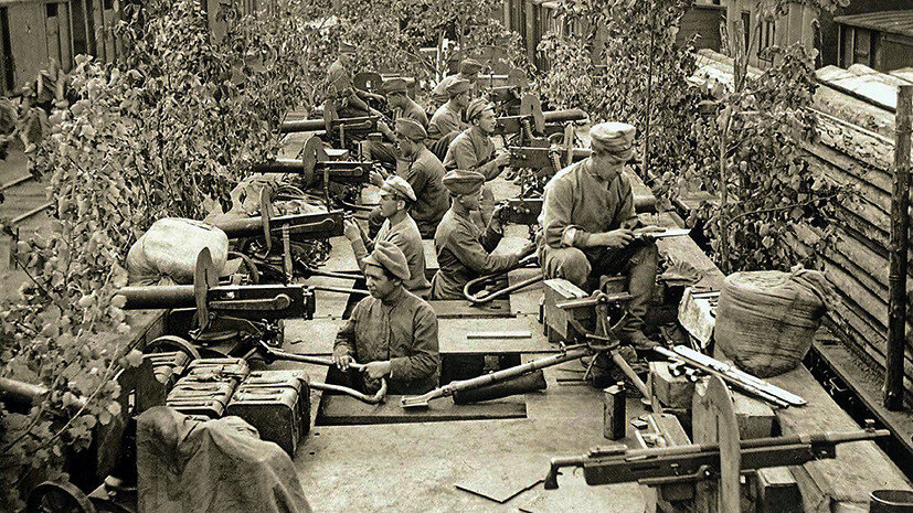 "Белочехи" и бронепоезд «Ленин», захваченный ими 22 июля 1918 года во время боёв на подступах к Симбирску и переименованный в «Орлик»