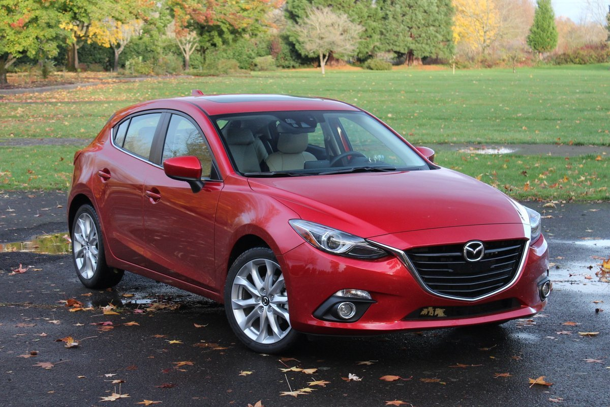 Mazda 3 (https://yandex.kz/collections/card/5837fc45bef67b0b3b4fbda5/)
