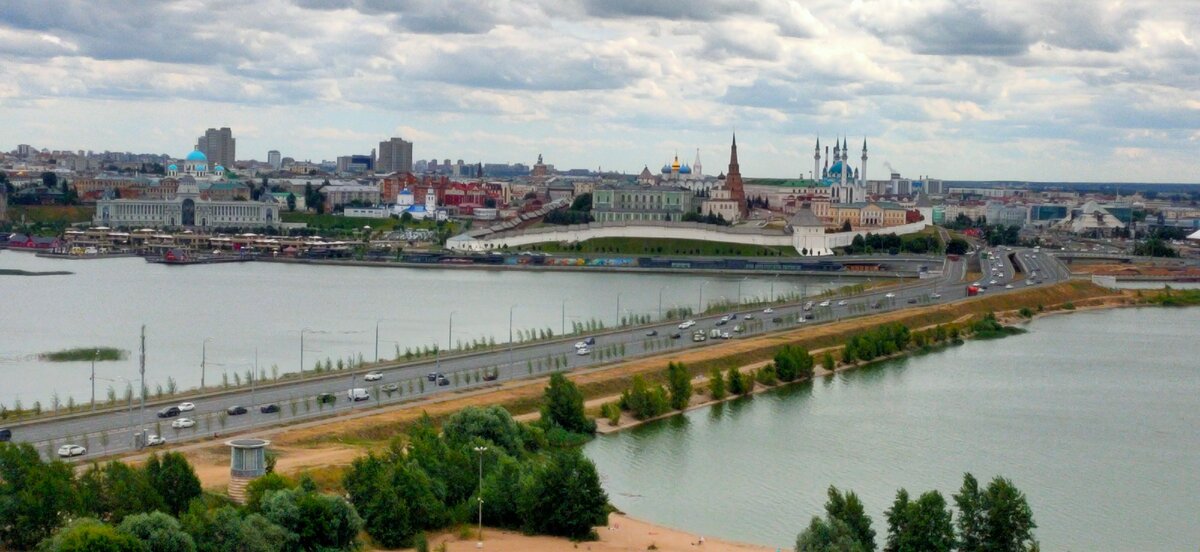 Вот знаменитый на весь мир Казанский Кремль