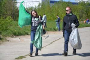 Петербуржцы присоединятся к чистым челленджам и уберут мусор в 8 районах города. Каждый участник получит гарантированный подарок, а лучшие 3 команды в каждой категории будут награждены призами.