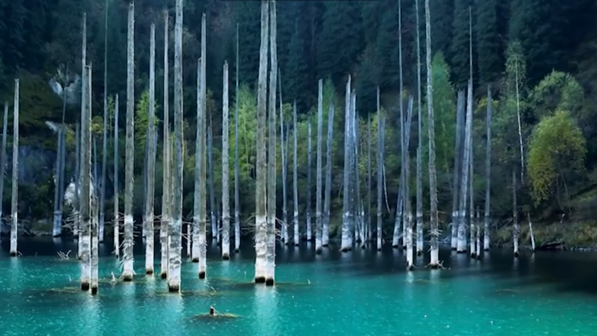 Мертвое озеро, Казахстан