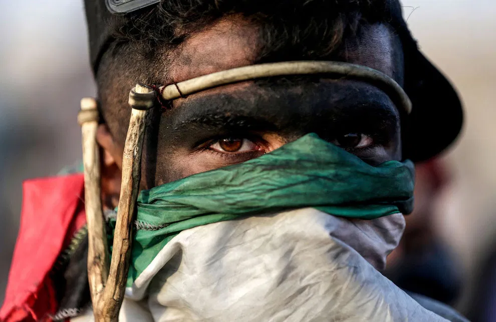 Рогатки используются и в современном мире, как дешевое орудие!