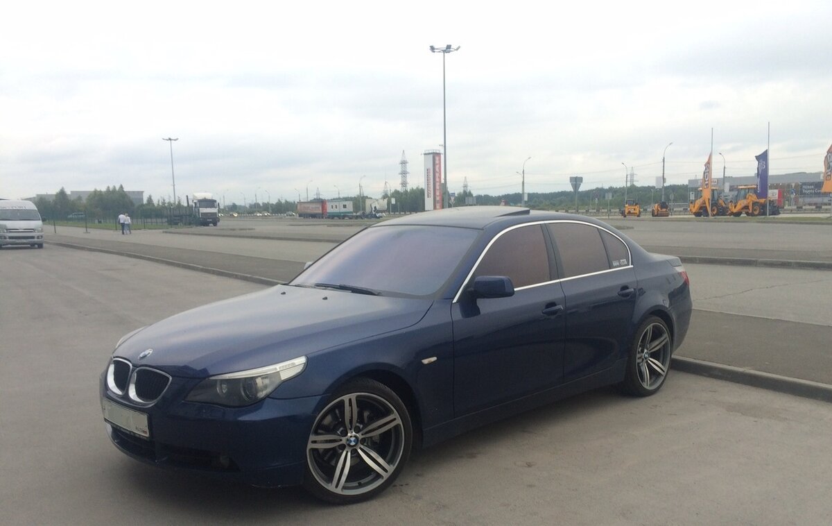 Двигатель:	бензин, 3000 куб.см, 430 л.с.