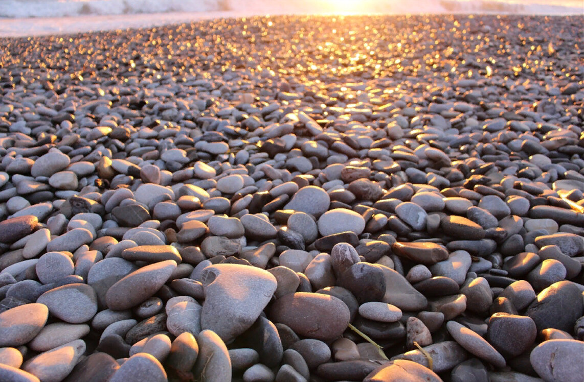 Галька с Имеретинской набережной