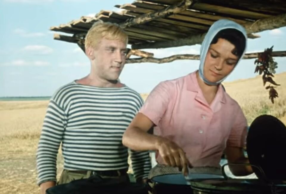 Кадр из кинофильма "Стряпуха", 1965 г., режиссер Эдмонд Кеосаян, сценарист Анатолий Софронов, композитор Борис Мокроусов (скриншот)