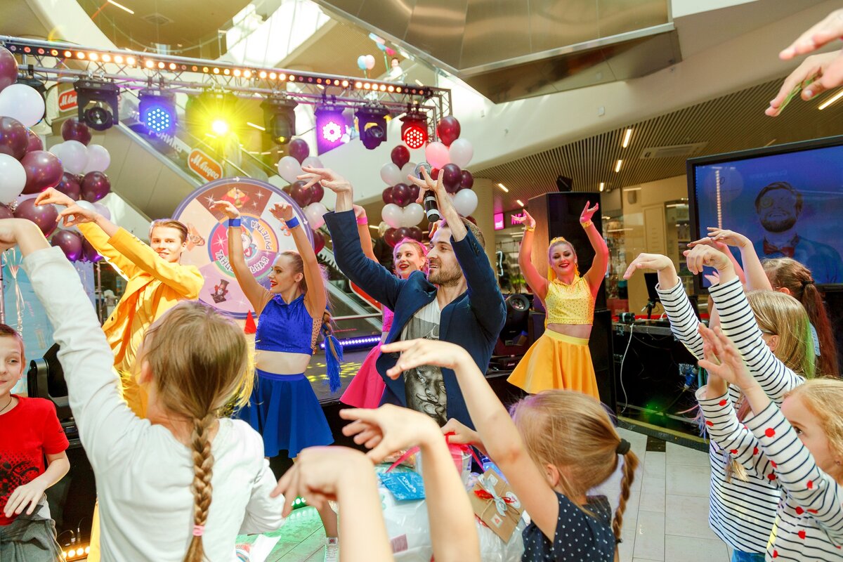 Детские шоу на праздник. Сюрприз дискотеку. Аниматоры на детский праздник. Аниматоры для детей. Аниматоры красноярск.