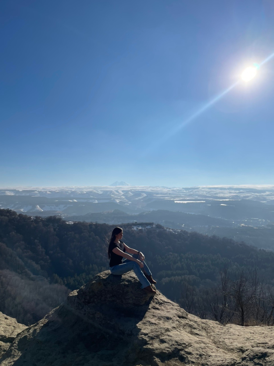 В ясную погоду Эльбрус виден во всей своей красе. 
