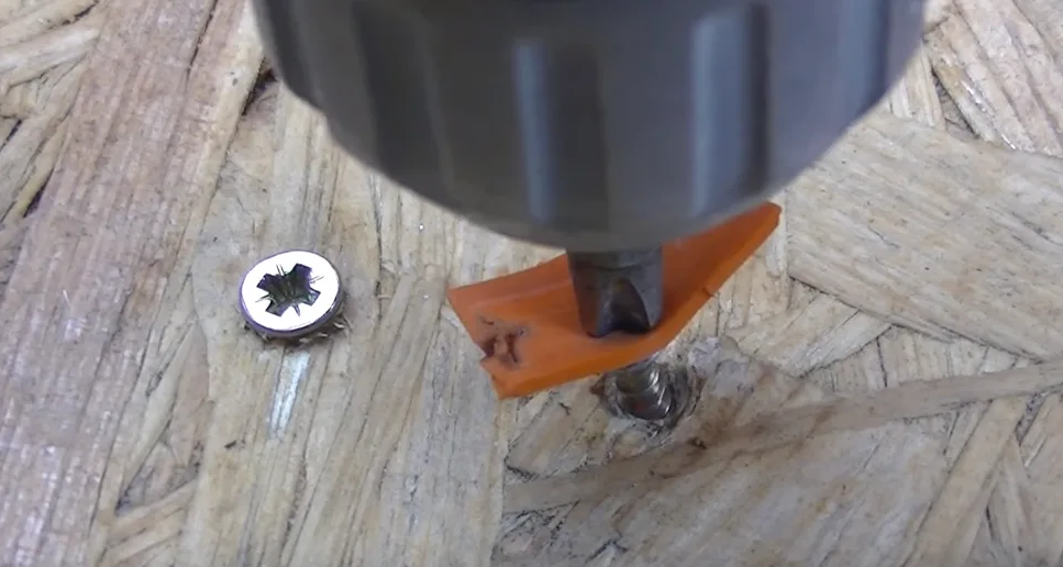 5 Ways to Remove a Stripped Screw Stripped screw, How to remove, Pallet