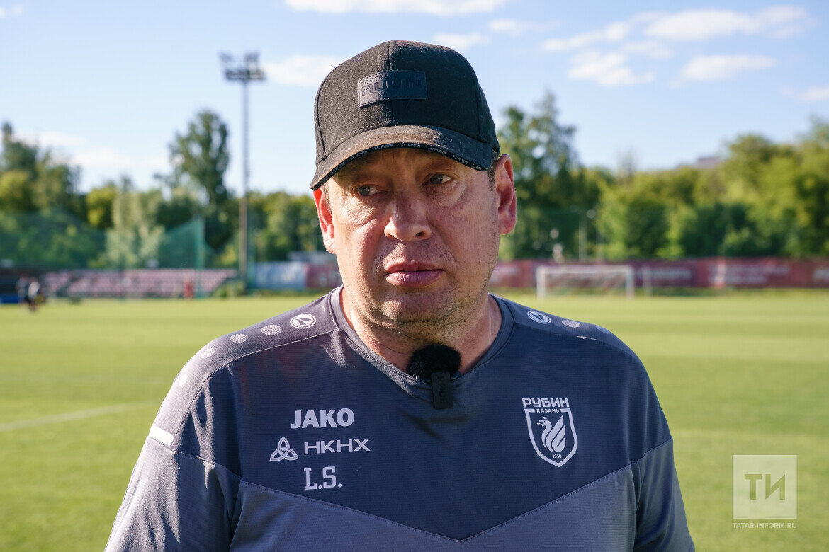 Нападающий сборной России Артем Дзюба приехал в коллектив к своему близкому другу Леониду Слуцкому для поддержания футбольной формыФото: © Салават Камалетдинов / «Татар-информ»