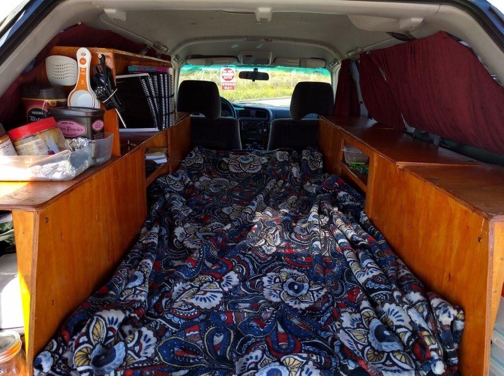 Жизнь в машине. Жизнь в автомобиле. Жизнь авто. Жить в универсале. Американцы живут в машинах.