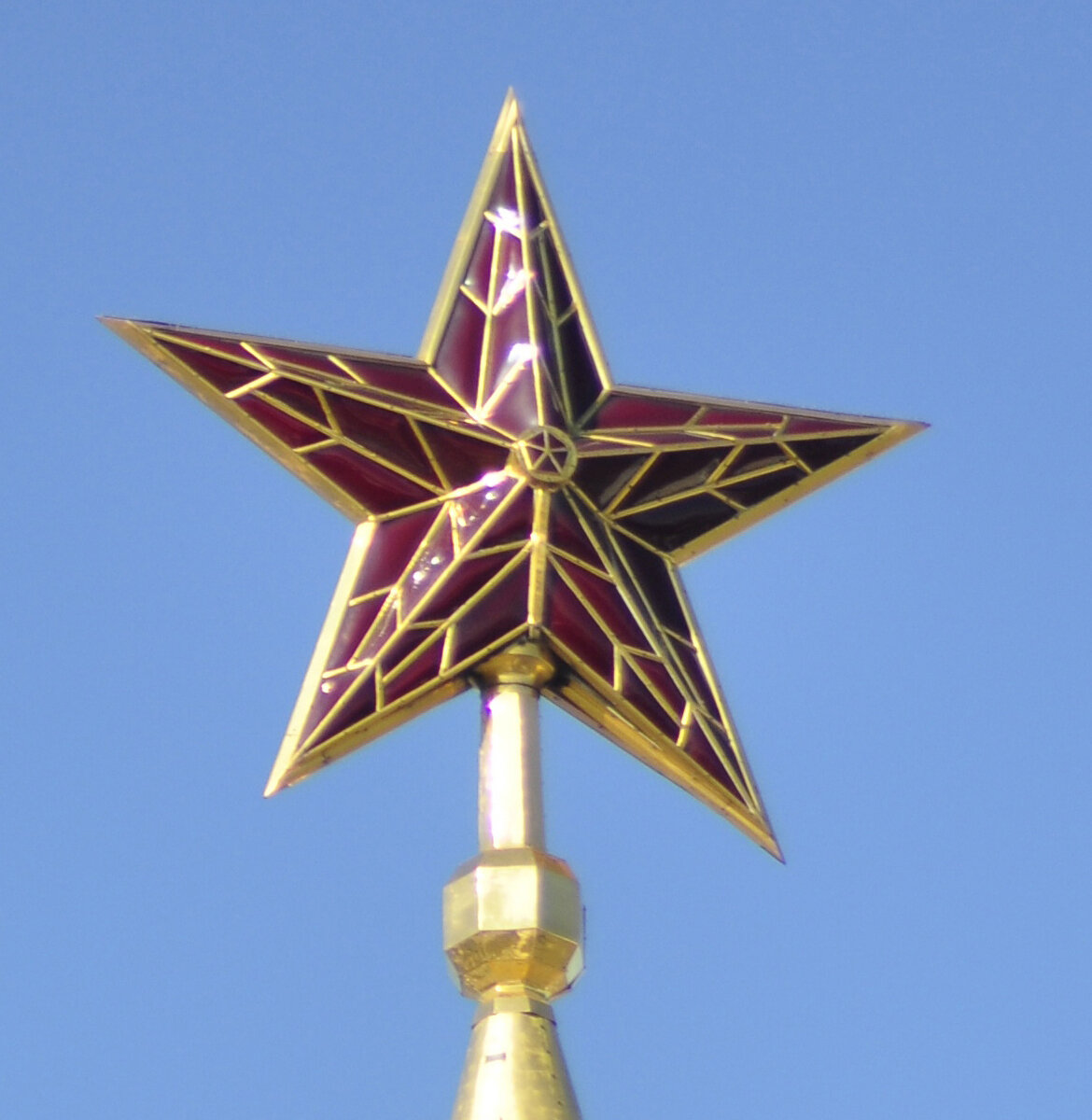 Рубиновая звезда на спасской башне