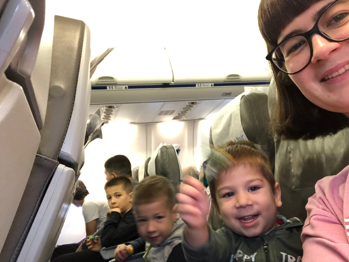 Сели в самолёт! Впереди перелет из Москвы в Баку