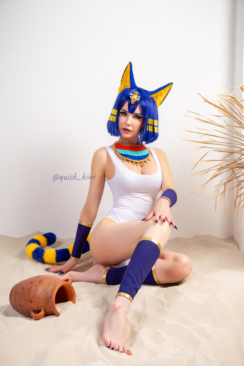 Начиная с 2020 года, когда вышла версия Animal Crossing: New Horizons, Анкха стала популярной среди мемоделов. Сначала все было безобидно: люди делали фанатские арты, перерисовывали кошку, делали ее более человечной. Но в итоге, как это часто бывает, тренд докатился до порно. И на специальных сайтах стали появляться видео про Анкху 18+. Их очень много, но найти их можно на сайтах xvideos и pornhub по запросам Ankha minus 8 или Zone Ankha.