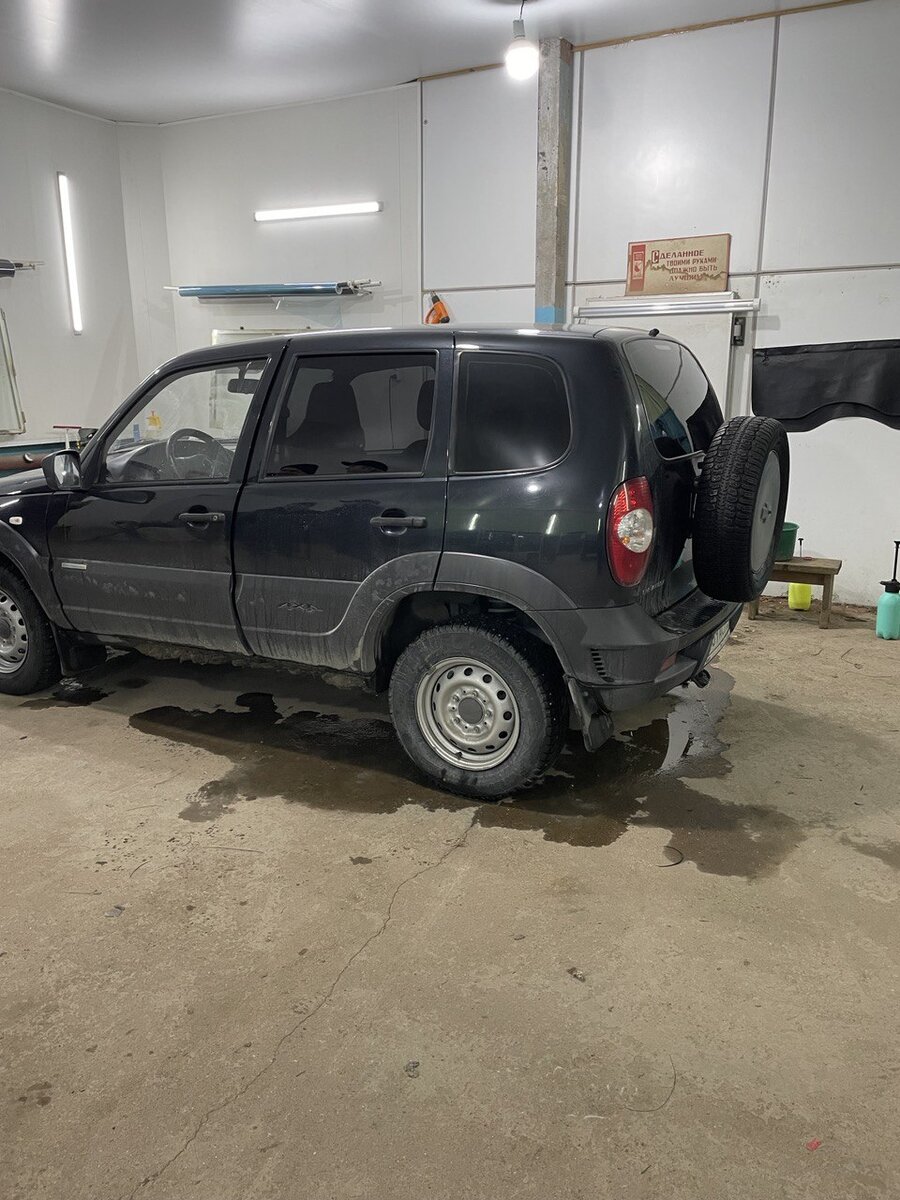 В тепле искал откуда капает антифриз