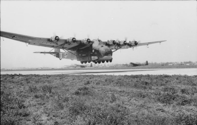 Me 323 Gigant взлетает Фото: Bundesarchiv
