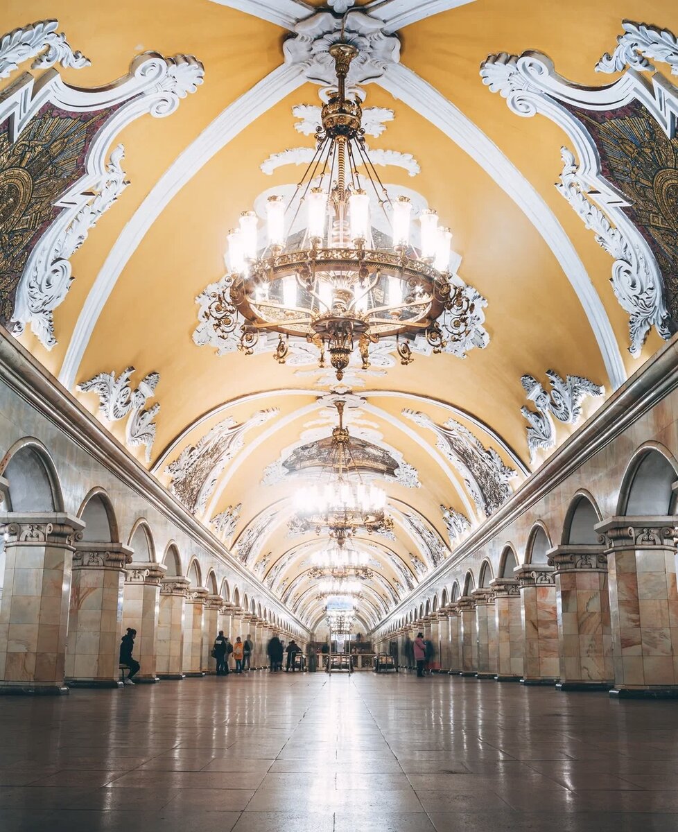 комсомольская станция московского метро