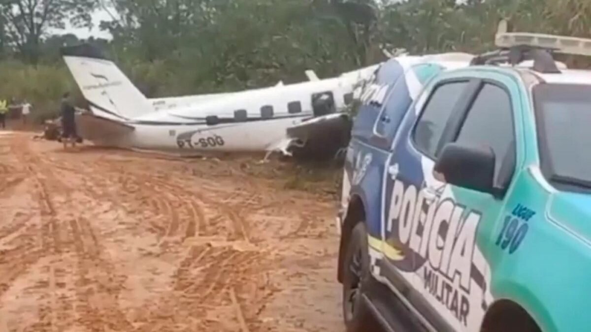    Фото: airlive.net Август Макаров
