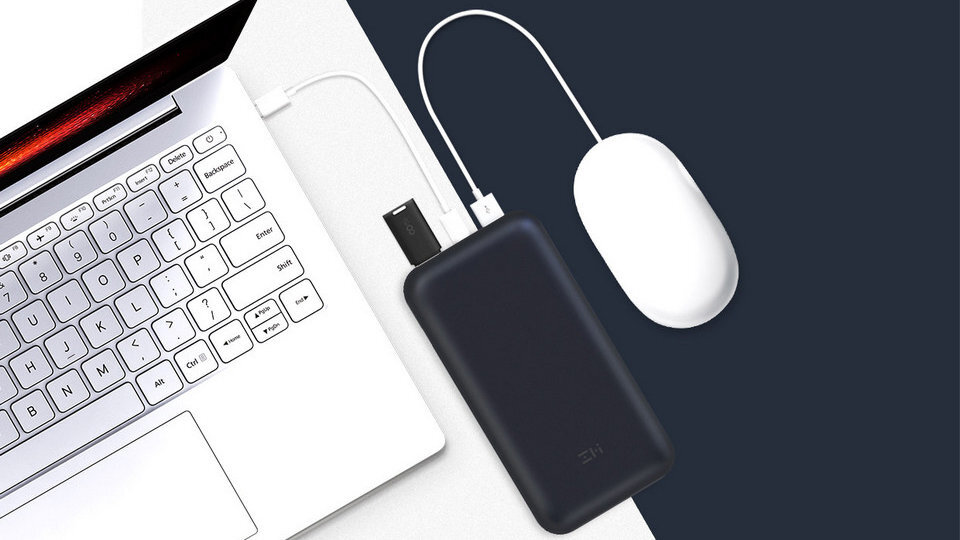Есть модели с одним или несколькими портами  USB