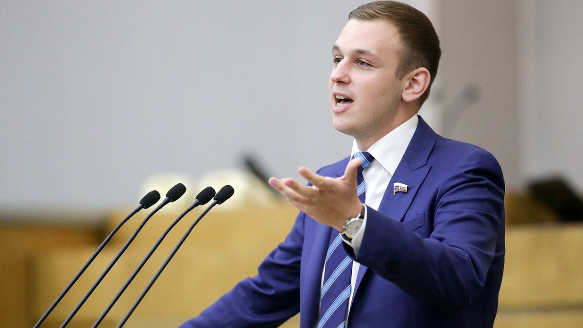 http://duma.gov.ru/media/photos/1254x705/UgGGBaQyCNE055AHnqeFLJ6O7rHxj3o0.JPG