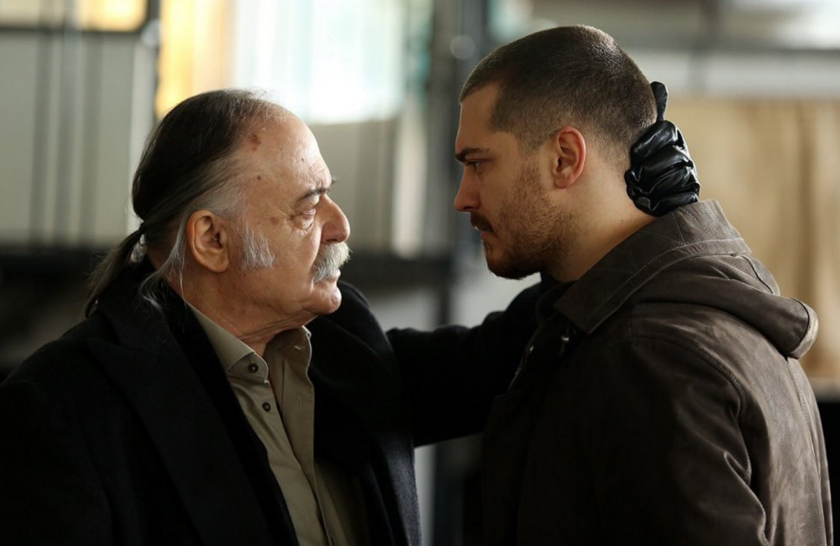 Ichkarida uzbek tilida. Ичкарида сериал. Сарп турецкий сериал. Ичкарида турецкий сериал. Внутри турецкий сериал Умут