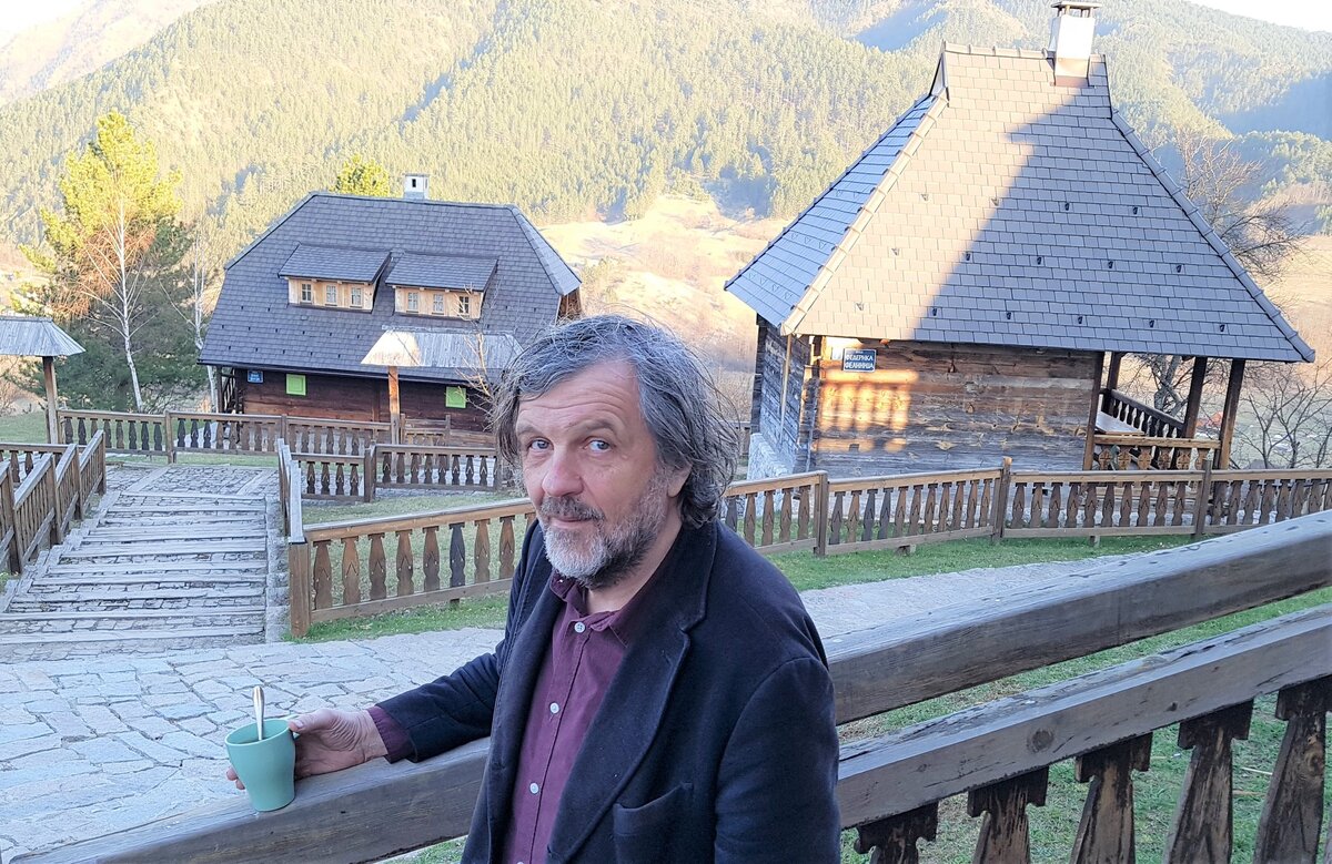 Эмир кустурица 2004. Жизнь как чудо 2004. Жизнь как чудо 2004. Жизнь как чудо 2004. Фильм жизнь как чудо кустурица.