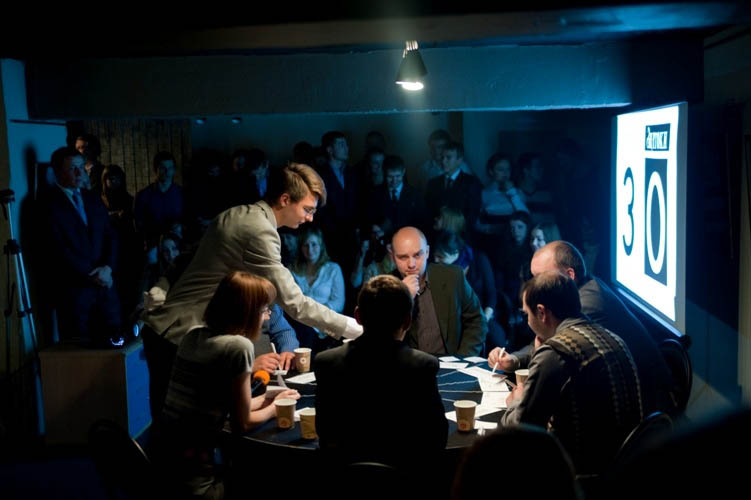 В одном из залов постоянно проходили концерты, творческие вечера, здесь мэр Белгорода встречался с журналистами и блогерами. Казалось, что всё хорошо