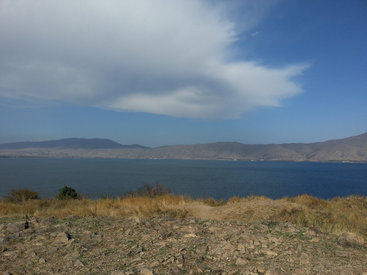 Рассматриваю фотографии любимых мест