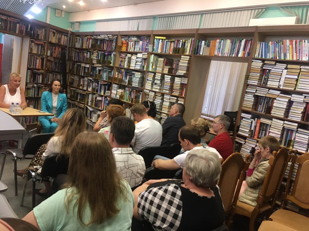 Business library. Деловая библиотека Москва. Центральная Московская библиотека. Городская библиотека Москва. Библиотека хранилища знаний.