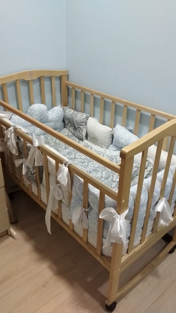 Вот в ней то он и не спит))