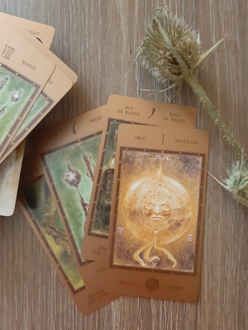 Лабиринты Таро Луиса Ройо - колода сложная и выглядит серьезно. (Фото из личного архива) 