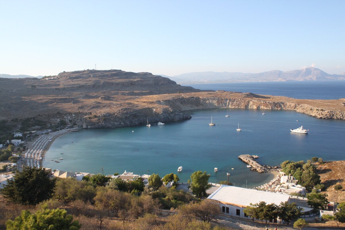 остров Родос, вид на бухту города Линдос