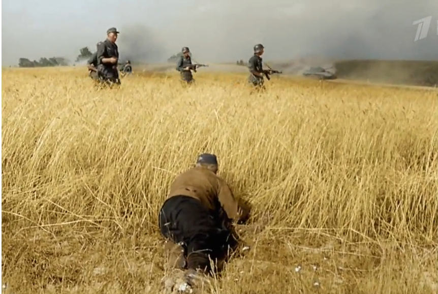 Немцы вооружены АК, который должен был изобразить STG 44