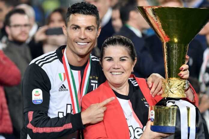 Cristiano Ronoldo va uning onasi