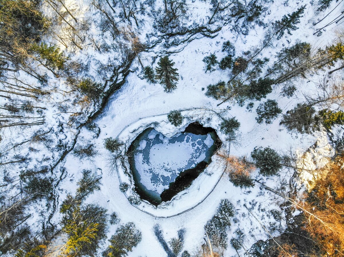 Рускеала горный парк озеро сердце