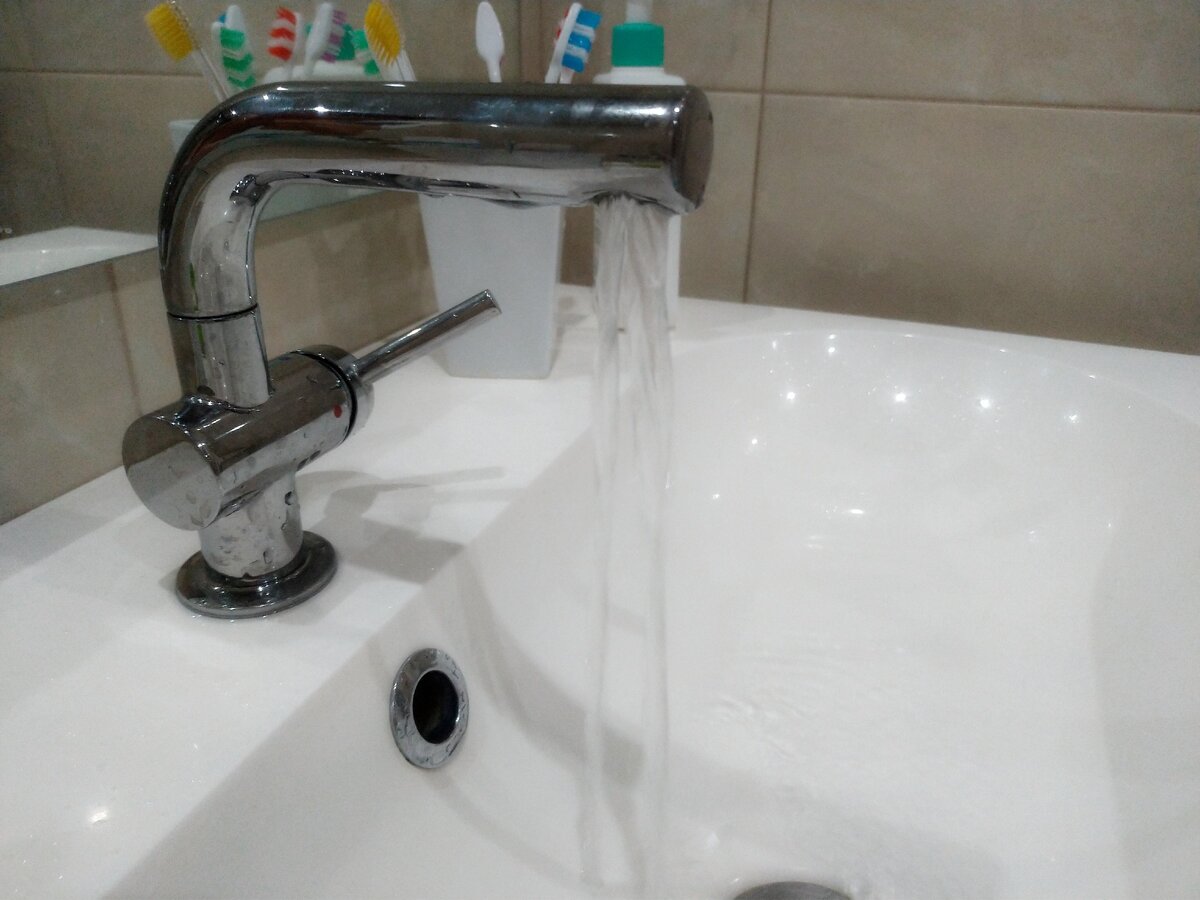 Смеситель СВЕНШЕР из ИКЕА, цена 3990 рублей.