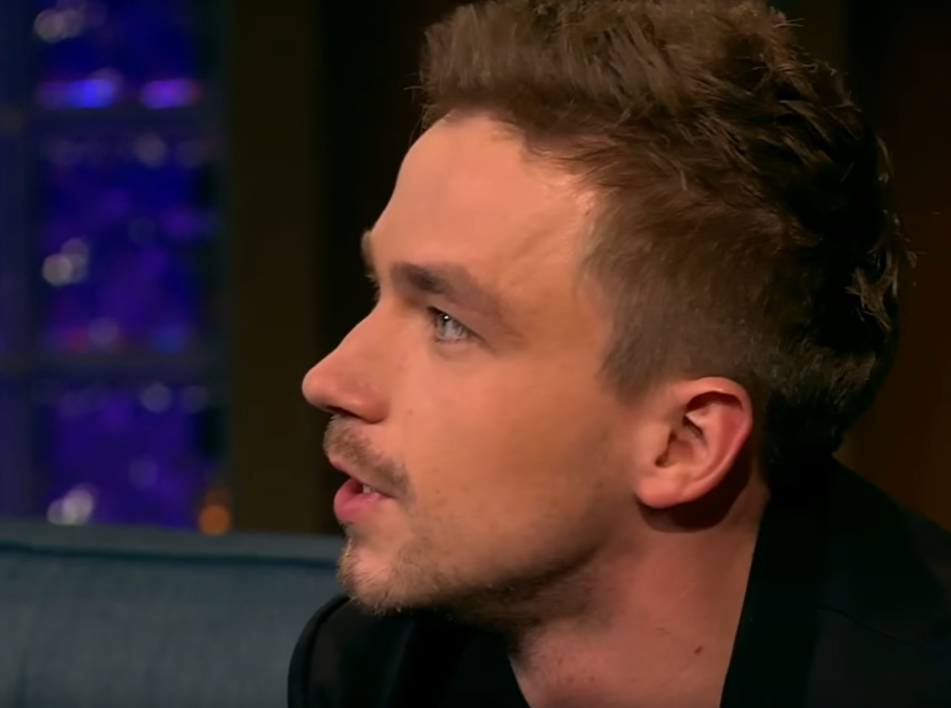 Чтец Александр Петров