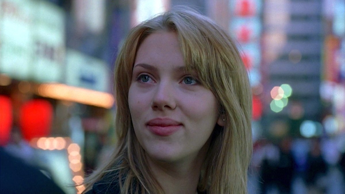 Be movie перевод. Lost in translation фильм. скарлетт йоханссон 2003 lost in translation. скарлетт йоханссон трудности перевода. скарлетт йоханссон трудности.