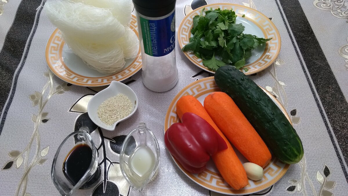 Ингредиенты для салата фунчоза