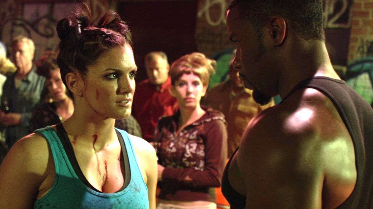 Дебют в большом кино Джины Карано. Жаль, роль у неё тут лишь эпизодическая и с Майклом она так и не подралась.  