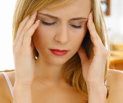 Вместе с чувством холода, страха на вашем теле (коленях, локтях, и даже под глазами) появляется мелкая сыпь, похожая на гусиную кожу. Если сыпь не проходит, даже по пришествию длительного времени, – это уже признак фолликулярного гиперкератоза!