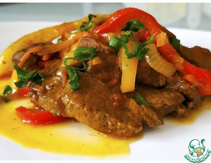 Нежная, мягкая, сочная и ароматная говядина тушеная с овощами! Быстро, просто, очень вкусно и сытно! Можно подавать с любимым гарниром или как самостоятельное блюдо.